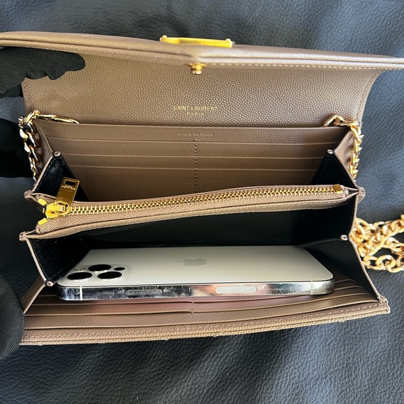 Saint Laurent Beige Cassandra Crossbody wallet with Gold Chain - Picture 12 of 14